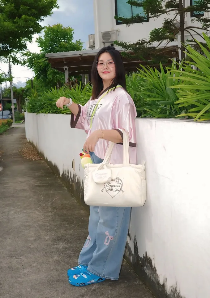 โบว์ กัญญารัตน์ ภาพประกอบลำดับ 10