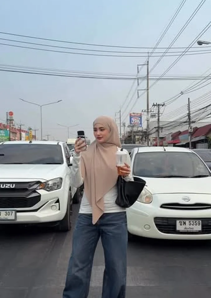ไซร่า มิเรอร์ ภาพประกอบลำดับ 3