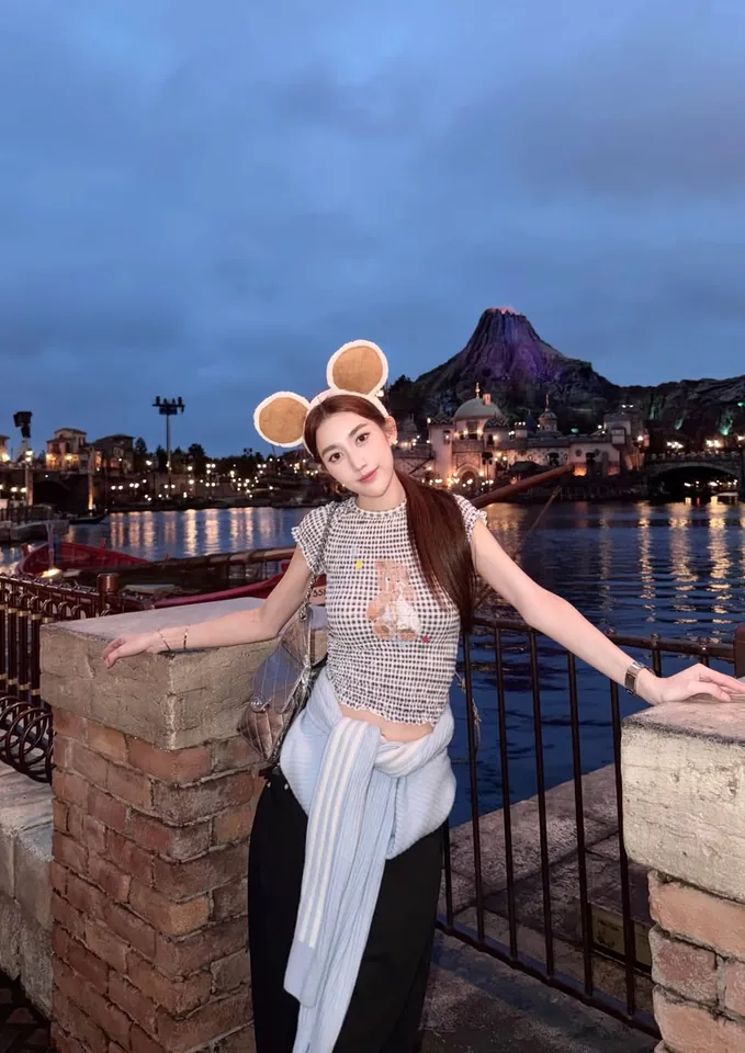 เบสท์ รักษ์วนีย์ ระหว่างเดินทางต่างประเทศ