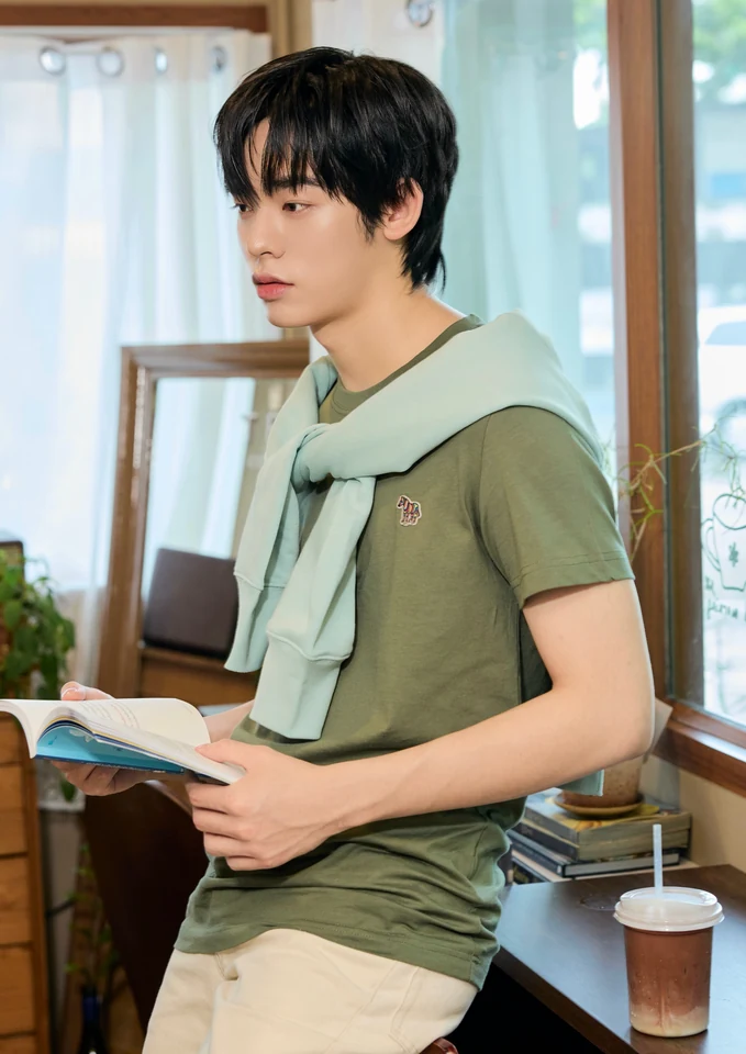 ป๋อ ศุภการ ในลุคเสื้อสีเขียว